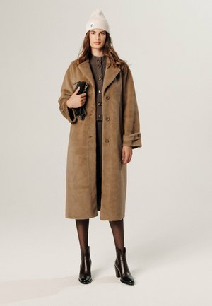Trenchcoat - camel