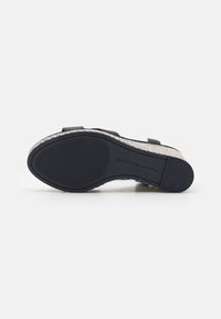 Tommy Hilfiger Kõrge kontsaga sandaalid - space blue