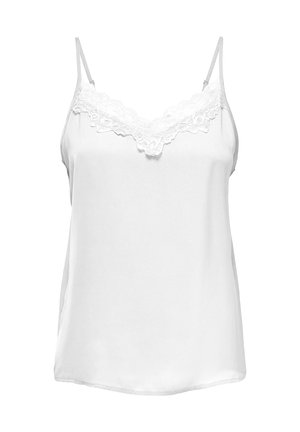 Camisole en satin blanc avec fines bretelles et bordure en dentelle le long de l'encolure en V sur fond blanc.