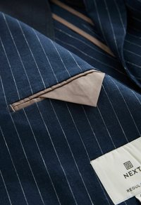 Thumbnail Image 9