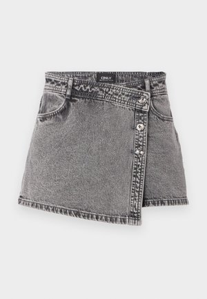Grå denim mini nederdel med et asymmetrisk snit, prydet med sølvknapdetaljer og en lomme på forsiden. Blød tekstur og afslappet design.