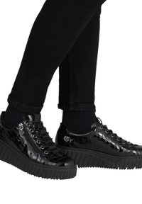 Rieker Baskets basses - schwarz