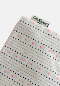 Cath Kidston ZIP - Denarnica - pink rose stripe