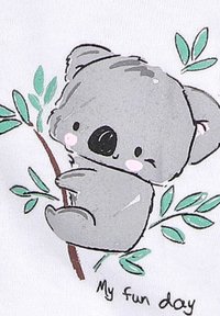Grijze koala-illustratie die zich vasthoudt aan een bruine tak, omringd door groene bladeren. Script leest 'Mijn leuke dag' onderaan.
