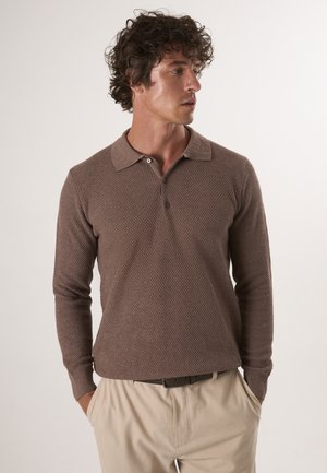 BUTTONED NECK - Polo - brown