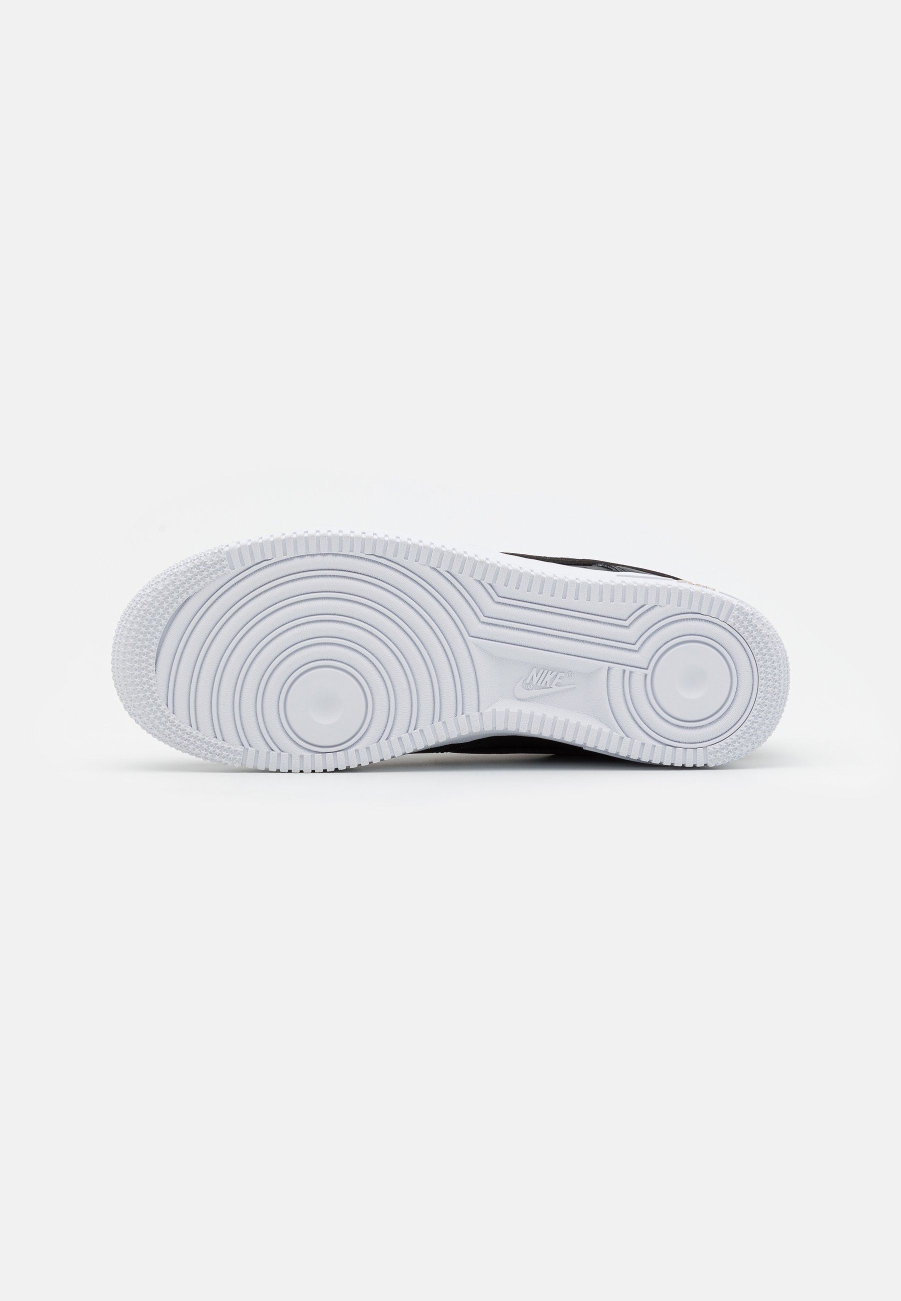 nike air 07 lv8