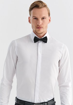 Pako Lorente MUCHA czarny