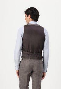 Isaac Dewhirst THE FASHION NOTCH SUIT SLIM - Κοστούμι - chocolate