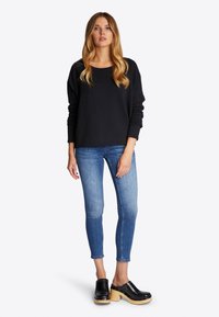 Roux Aleph Sweatshirt in Royal