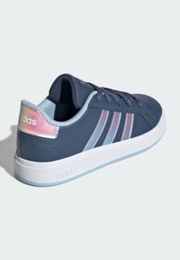 adidas Sportswear GRAND  LIFESTYLE - Walking trainers - preloved ink   cloud white   clear sky