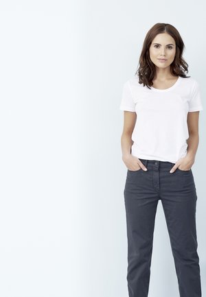 Living Crafts FRIEDA - Basic T-shirt - white