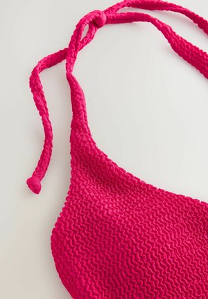 Rožinis bikini viršus, pagamintas iš tekstūruoto, banguoto audinio. Yra reguliuojami raiščiai, leidžiantys pritaikyti tinkamą dydį. Lygus paviršius su ryškia spalva.