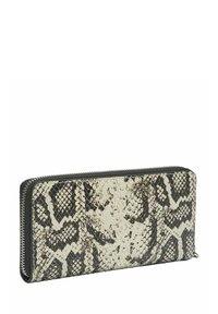 Prostokątny portfel z fakturą wężowej skóry w kolorze czarnym i kremowym, wyposażony w zamek błyskawiczny i kontrastowe czarne wykończenie.