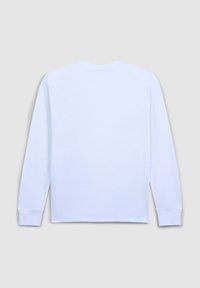 Biała koszulka z długim rękawem wykonana z miękkiej bawełny. Charakteryzuje się regularnym krojem, okrągłym dekoltem oraz prążkowanymi mankietami. Brak widocznych grafik lub wzorów.