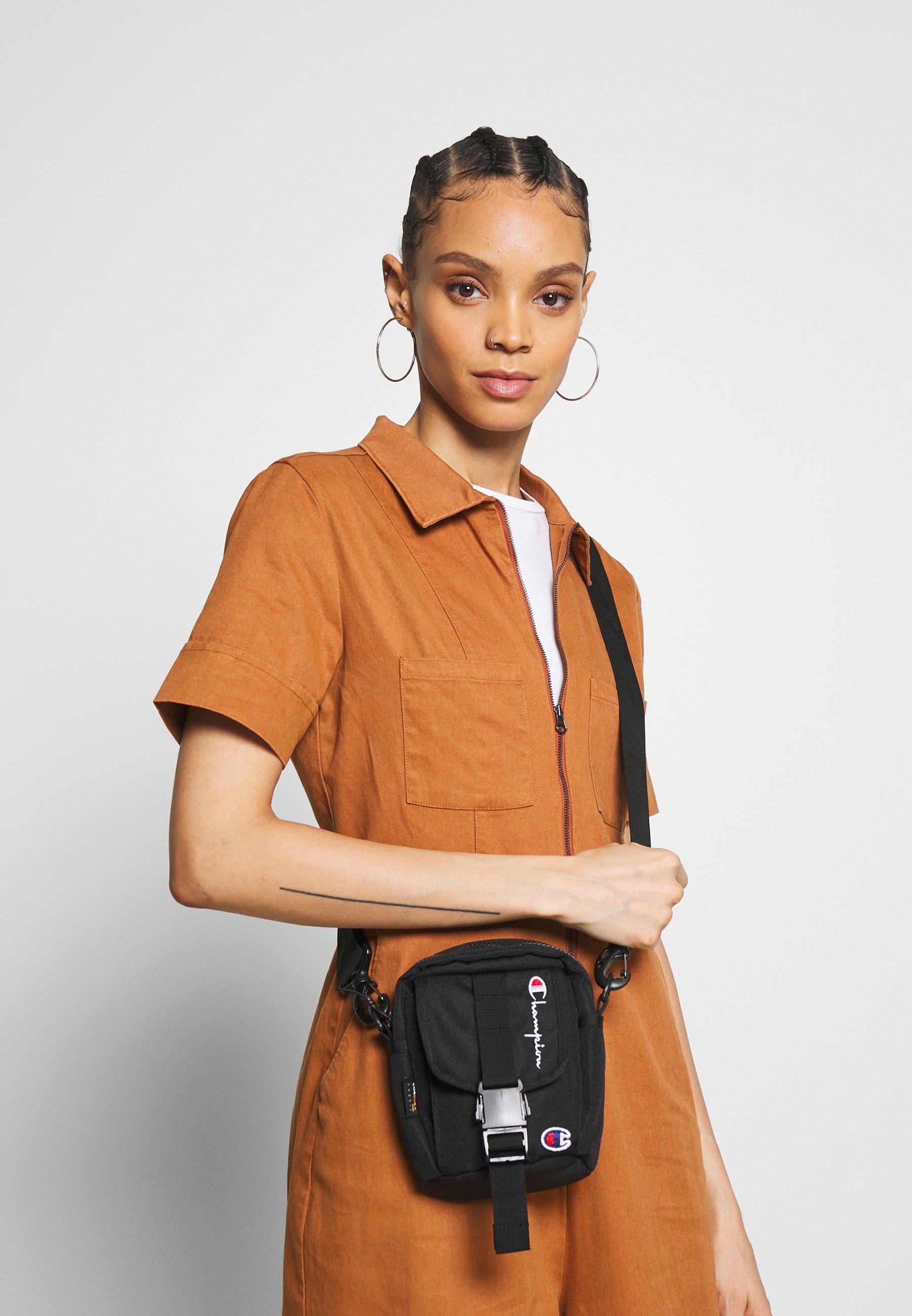 Champion Reverse Weave SMALL SHOULDER BAG Skulderveske Champion Reverse Weave SMALL SHOULDER BAG Skulderveske