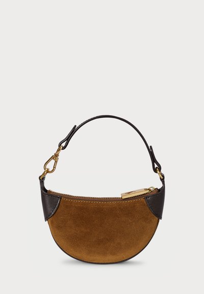 Kleine Handtasche aus braunem Wildleder und schwarzem Leder. Abgerundete Form mit einem Reißverschluss und goldfarbener Hardware. Verstellbarer Schultergurt.