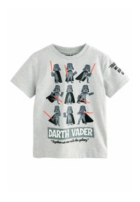 Graues T-Shirt mit mehreren Cartoon-Darth-Vader-Figuren, roten Lichtschwertern, mit dem Text "DARTH VADER" und einem Zitat in einem auffälligen Design. Mit kurzen Ärmeln.
