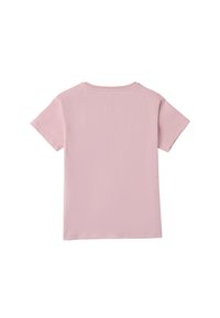 Camiseta de algodón rosa con mangas cortas, escote redondo y un diseño de espalda liso. Textura suave, corte casual y sin patrones ni herrajes visibles.