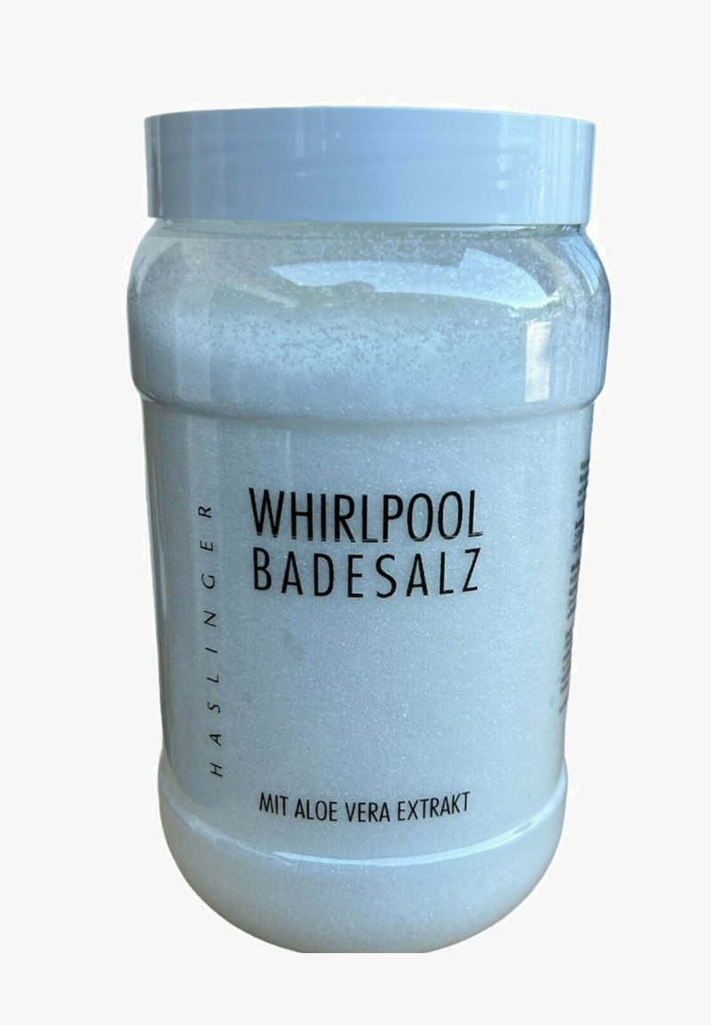 Weißes Kunststoffgefäß für Badesalz mit glatter Textur, beschriftet mit "Whirlpool Badesalz" und enthält Aloe Vera-Extrakt. Klare Kappe.
