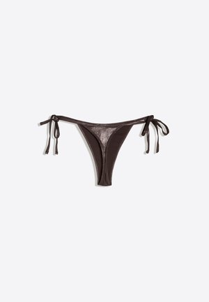 Bershka, LAMINATED-EFFECT THONG - BIKINI BOTTOMS - Bas de bikini - dark brown
