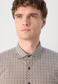 Lindbergh SUPERFLEX SHIRT - Camicia - deep brown