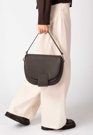 Bree FLAP THE ICONS TOP - Handtasche - dunkelbraun