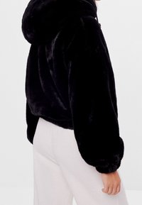 Bershka Vinterjacka - black