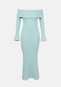 Off-shoulder, lyseblå tettsittende kjole med lange ermer og utsvingte mansjetter, laget av elastisk materiale, med en subtil tekstur.