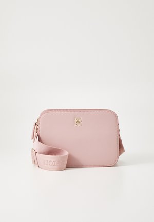 LOGOTAPE CAMERA BAG - Skuldertasker - pink
