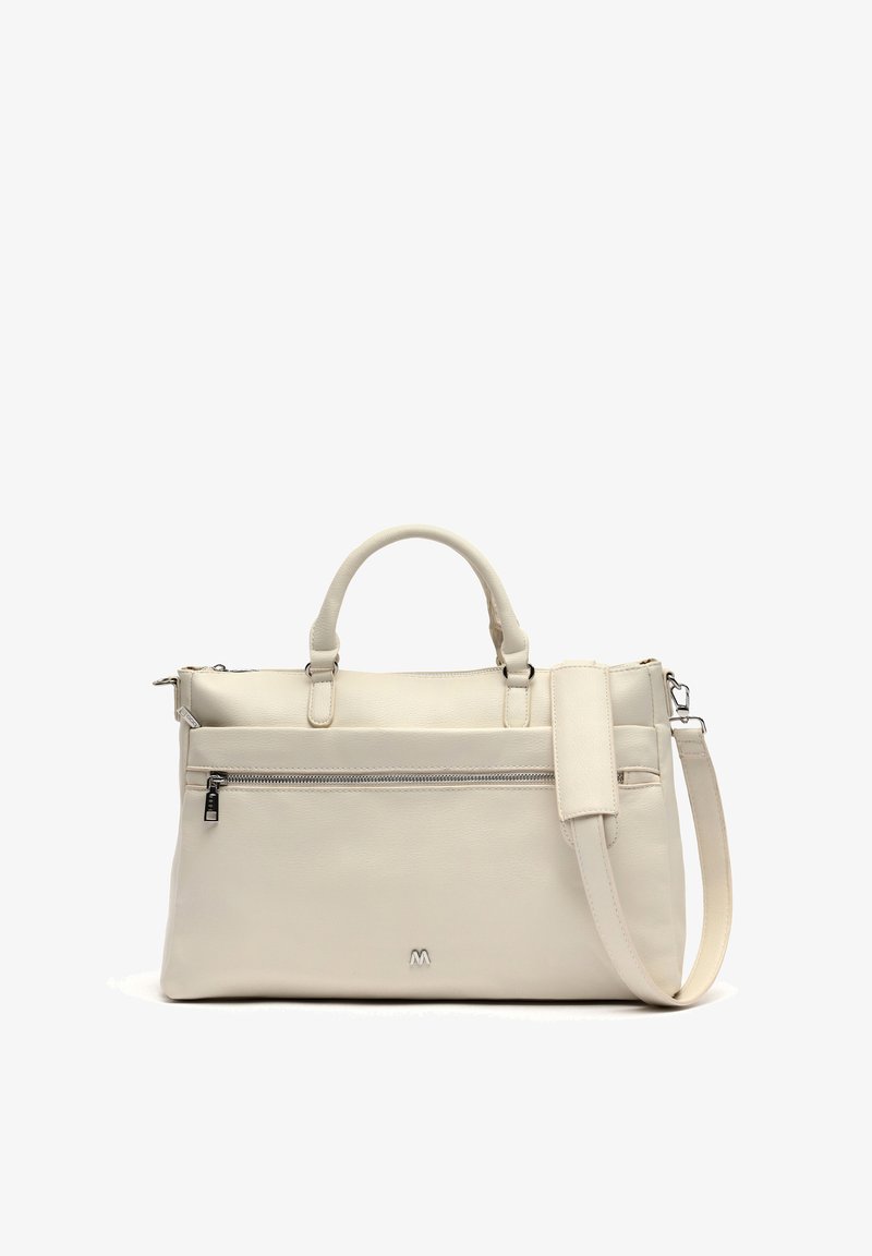 Balta odinė rankinė su dviem viršutinėmis rankenomis ir reguliuojamu peties diržu. Yra priekinis užtrauktukas kišenė ir iškilęs logotipas. Lygus paviršius.