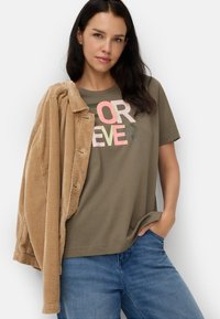 camel active T-SHIRT AUS REINER BAUMWOLLE - T-shirts print - shadow khaki