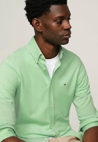 Tommy Hilfiger COLLECTION FIT - Camisa - seagrass mint