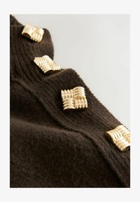 Seleccionado, chocolate brown