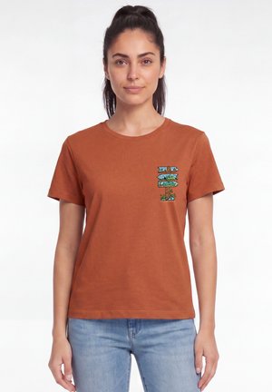 watapparel, ADVENTURE IS EVERYWHERE - T-shirt imprimé - heritage brown