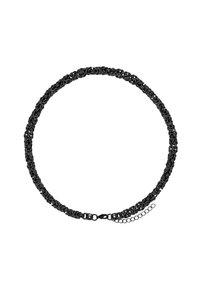 Collana nera in catena realizzata con anelli di metallo intrecciati, caratterizzata da una superficie texturizzata e da un gancio con un'estensione di catena regolabile.
