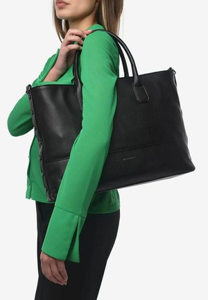 Borsa tote in pelle nera con una texture a rilievo. Presenta manici doppi, bottoni decorativi sui lati e una forma strutturata.