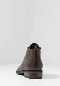 Marco Tozzi Botines bajos - brown