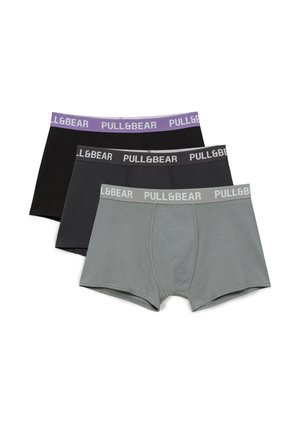 Tre par herre boxershorts i grå, mørkegrå og sort med elastiske linninger med mærket "PULL&BEAR."