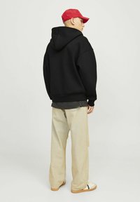 Jack & Jones EINFARBIG  - Užtrauktuku užsegamas treningas - black