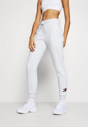 CUFFED FLAG LOGO - Joggebukse - white