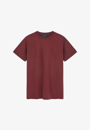 T-shirt in cotone bordeaux con maniche corte e scollatura a girocollo; presenta un piccolo logo blu sulla parte sinistra del petto.