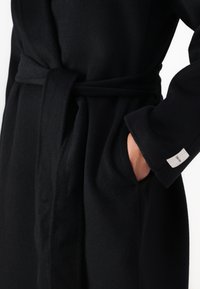 Calvin Klein ARCHIVE COAT - Klasický kabát - black