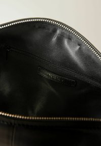 Next REGULAR FIT - Geantă de mână - black