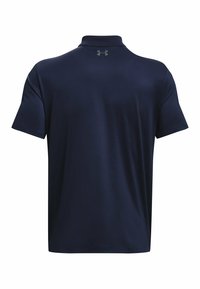 Tmavomodrá polo košeľa s krátkym rukávom, ktorá má golier a hladkú textúru, s malým logom na zadnej strane.