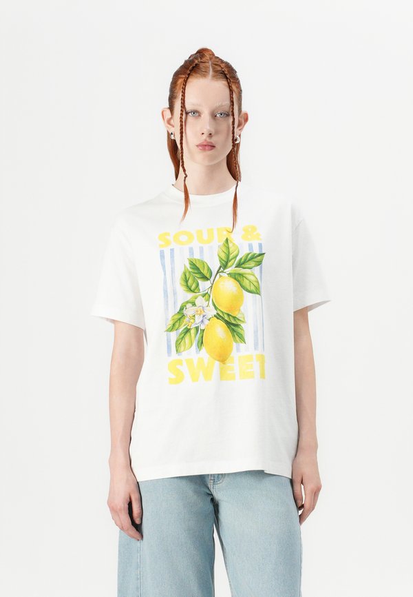 OVERSIZED SOUR AND SWEET LEMON TEE - Print T-shirt