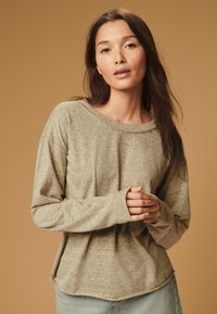 Next REGULAR FIT - Langærmet T-shirt - khaki green