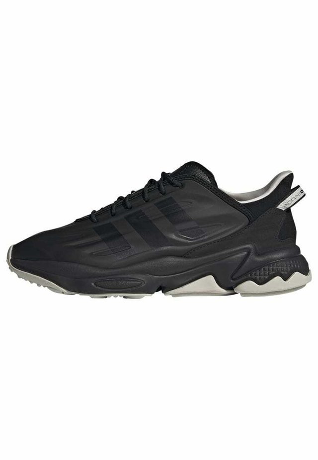 OZWEEGO HELMET CLOSED SHOES - Sneaker low - cblack/greone/ftwwht