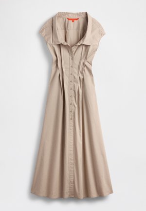 Vestido beige abotonado con cuello, mangas cortas y parte delantera plisada. Confeccionado con una tela ligera, presenta una falda fluida y aberturas laterales.