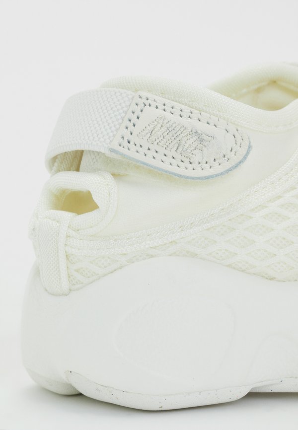 AIR RIFT LACE - Trainers3