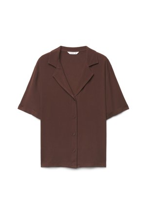 Camicia marrone a maniche corte con bottoni e colletto a revers, stesa piatta su uno sfondo bianco.